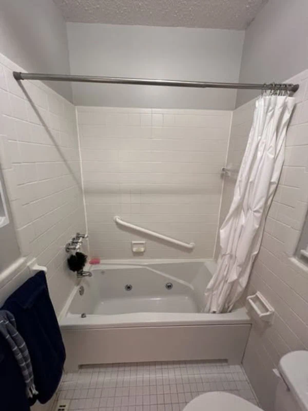 Small Bathroom Ideas That Make the Space Feel Bigger