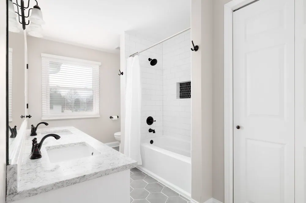 Tub_Shower-scaled